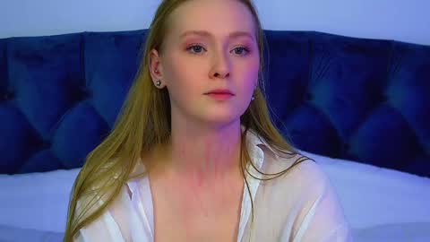 AgataFoxley online show from May 16, 2026, 6:39 pm