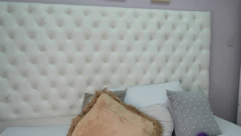 agatha_collinz online show from January 29, 2025, 6:18 pm