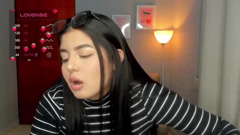 Snapshot of agatha_riccie chatting on February 4, 2026, 3:12 am Cat online show from February 4, 2026, 3:12 am