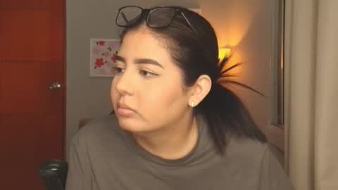 Snapshot of agatha_riccie chatting on March 1, 2026, 6:04 am Cat online show from March 1, 2026, 6:04 am