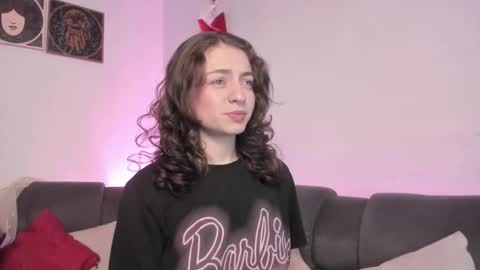 Camila     2 online show from February 1, 2026, 1:26 am