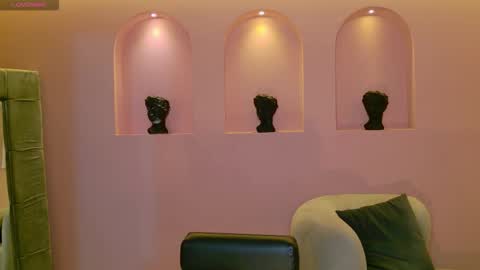 Agatha online show from October 21, 2025, 7:58 pm