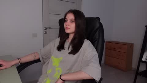 Agelina Lilly Laura online show from January 26, 2025, 8:14 am