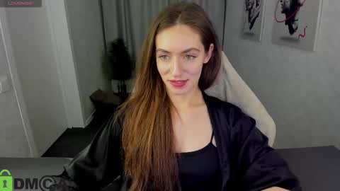 agnes wells online show from November 12, 2025, 9:42 am