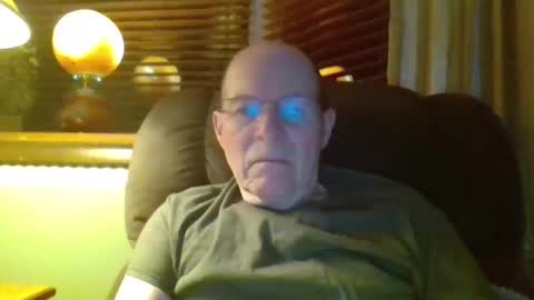 aguynrkfrd online show from February 9, 2025, 10:20 am