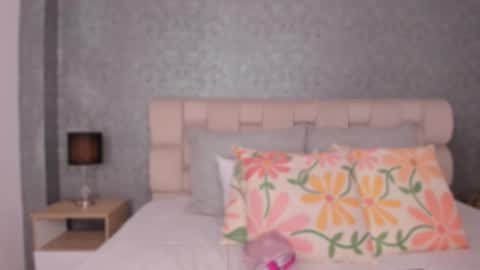 Ahmara  online show from September 18, 2025, 11:34 am