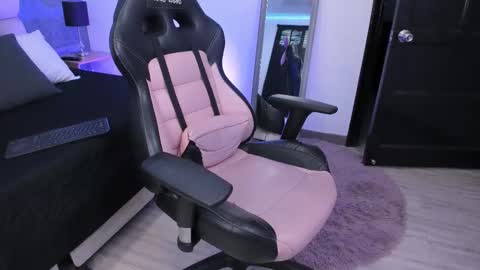 Ahmara  online show from October 24, 2025, 11:39 am