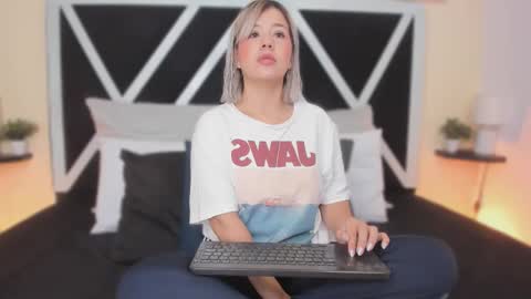 Ahmara  online show from December 20, 2025, 12:01 pm