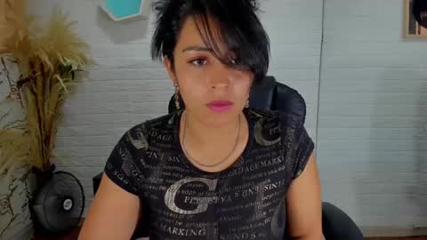 Snapshot of ahisha09 chatting on March 6, 2025, 7:54 pm Ahisha online show from March 6, 2025, 7:54 pm