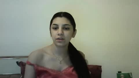 Selena online show from October 25, 2025, 5:48 am