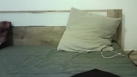 Selena online show from November 11, 2025, 7:25 pm