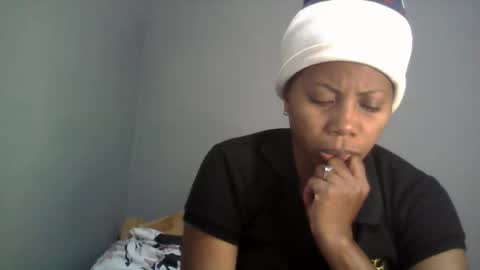 Aicha boobs online show from April 3, 2026, 7:01 pm