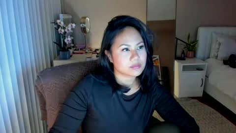 Giana online show from November 16, 2025, 1:22 am