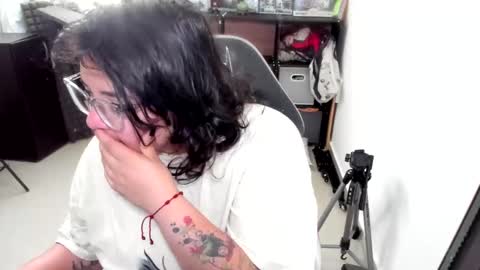 Snapshot of aikadreams chatting on November 6, 2025, 2:07 pm Catalina online show from November 6, 2025, 2:07 pm