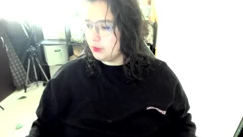 Snapshot of aikadreams chatting on November 30, 2025, 12:42 pm Catalina online show from November 30, 2025, 12:42 pm