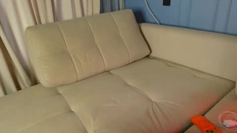 aiko_tenshi online show from January 7, 2026, 3:20 am