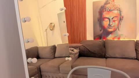 Alisson online show from November 28, 2025, 7:49 pm