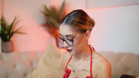  Aileen  online show from November 11, 2025, 7:14 pm