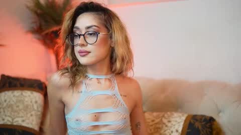  Aileen  online show from December 4, 2025, 8:39 pm