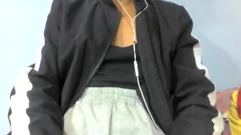 aimeamour online show from November 16, 2025, 2:39 am