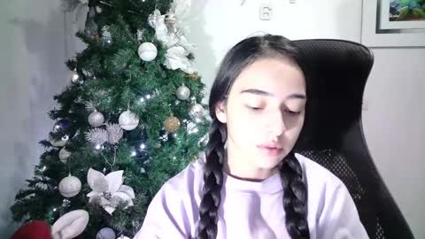 Snapshot of aineangeel chatting on December 4, 2024, 12:30 am AINE online show from December 4, 2024, 12:30 am