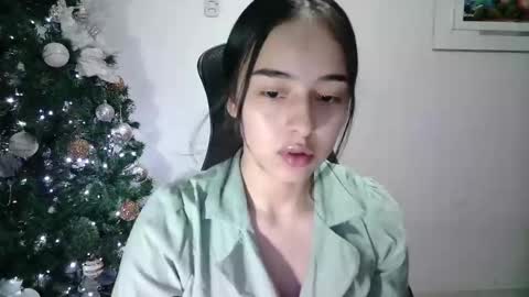 Snapshot of aineangeel chatting on January 22, 2025, 11:53 pm AINE online show from January 22, 2025, 11:53 pm