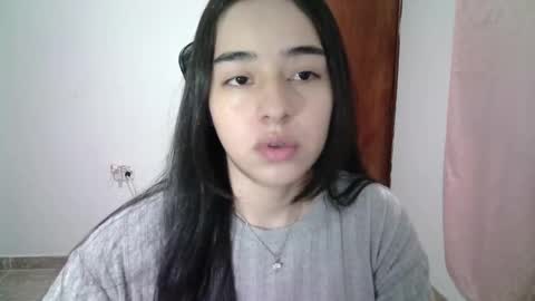 Snapshot of aineangeel chatting on October 5, 2025, 1:26 am AINE online show from October 5, 2025, 1:26 am