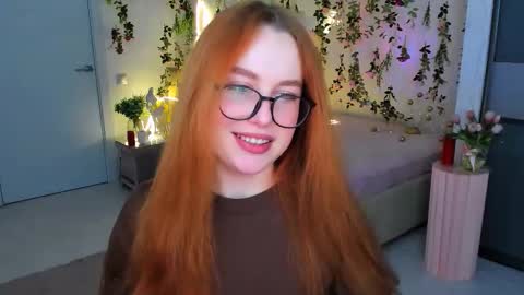 Snapshot of airysilhouette chatting on February 6, 2026, 10:07 am Louise online show from February 6, 2026, 10:07 am