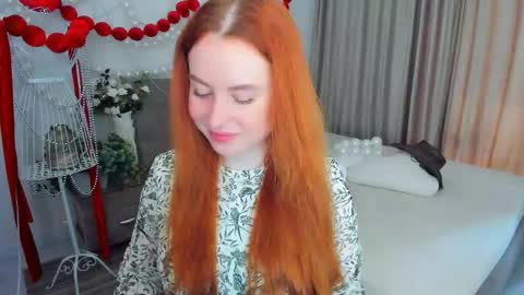 Snapshot of airysilhouette chatting on May 17, 2026, 4:10 am Louise online show from May 17, 2026, 4:10 am