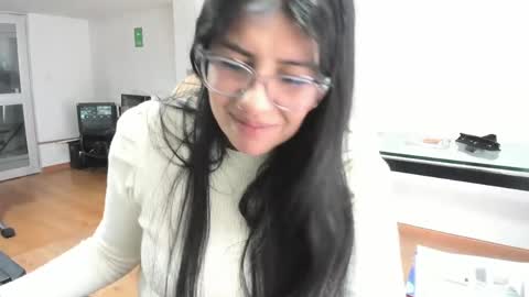 Snapshot of aisha_latina chatting on May 27, 2026, 3:31 pm Katie online show from May 27, 2026, 3:31 pm