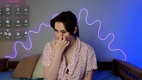 Aisha online show from March 4, 2025, 2:32 pm