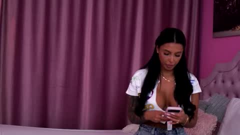 Snapshot of aishaadevoe chatting on February 21, 2026, 8:43 pm Maddy online show from February 21, 2026, 8:43 pm