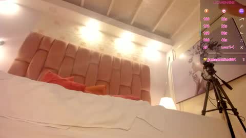 aisha  online show from March 18, 2026, 10:02 pm