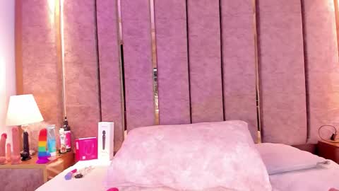 AishaValcazar online show from April 17, 2026, 4:26 am