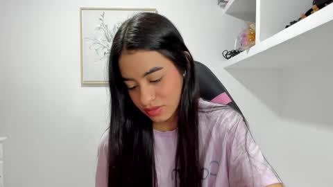 Snapshot of aitana05 chatting on November 23, 2025, 9:03 pm VALENTINA independent online show from November 23, 2025, 9:03 pm