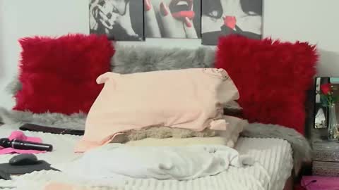 Snapshot of aitanna_love chatting on March 2, 2026, 6:25 am Aitanna Love online show from March 2, 2026, 6:25 am