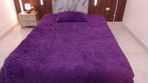 AIXA  online show from October 1, 2025, 12:22 pm