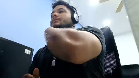 Snapshot of aj_cooper90_ chatting on February 1, 2025, 5:07 am Esteban online show from February 1, 2025, 5:07 am