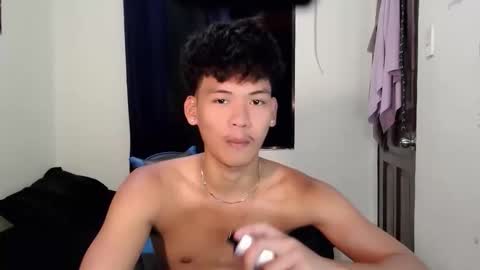 aj_daksxx online show from April 30, 2026, 3:51 pm