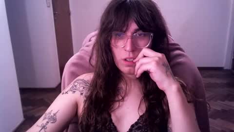 Snapshot of akamedolle chatting on November 12, 2025, 1:17 am Veronica Akame 3 online show from November 12, 2025, 1:17 am