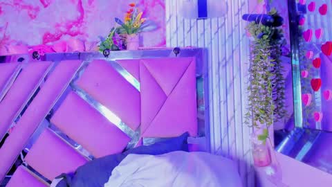 akane hikari  online show from April 12, 2026, 3:44 am