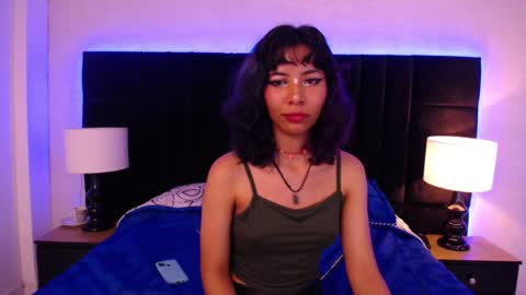 A K A N E  U W U online show from January 18, 2025, 3:27 pm