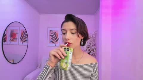 Azaka  online show from February 7, 2025, 12:39 pm