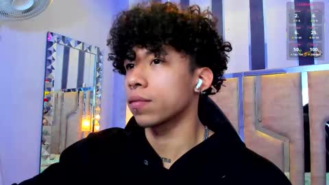 akazaboy online show from March 27, 2026, 5:02 am