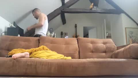 akila online show from February 6, 2025, 9:11 am