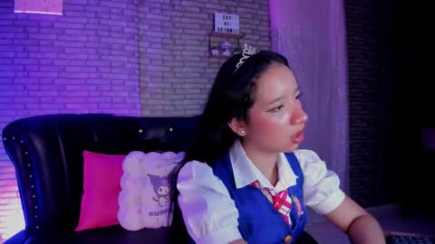 Snapshot of akimmidoll chatting on October 7, 2025, 7:44 pm Akimmidoll GMT-5 0630 -1330 online show from October 7, 2025, 7:44 pm