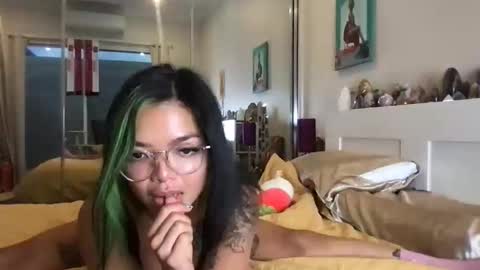 Akira Zay online show from December 21, 2025, 8:32 am