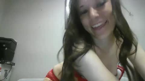 akizzy021 online show from May 18, 2026, 8:47 pm