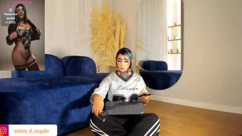 ALAHIA online show from May 22, 2026, 6:35 pm