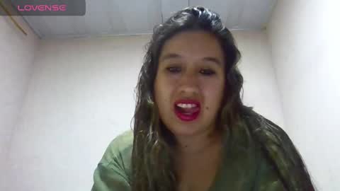 Snapshot of alahia_fox chatting on February 23, 2025, 5:01 am alahia online show from February 23, 2025, 5:01 am